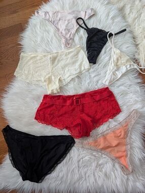 Calvin Klein Underwear Mixed Lot Size Small 7 Pieces